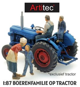 ARTITEC | BOERENFAMILIE OP TRACTOR 4 FIGUREN (READY-MADE) | 1:87