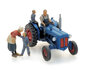 ARTITEC | BOERENFAMILIE OP TRACTOR 4 FIGUREN (READY-MADE) | 1:87_